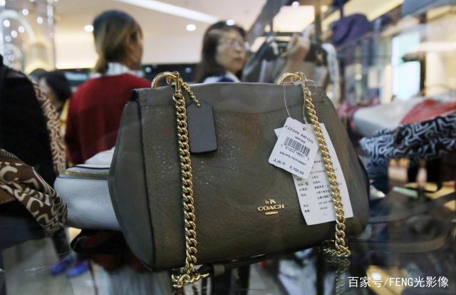 27歲賽特購物中心關(guān)門倒計時，高端百貨“白菜價”引搶購 箱包銷售一空，落幕前的最后狂歡